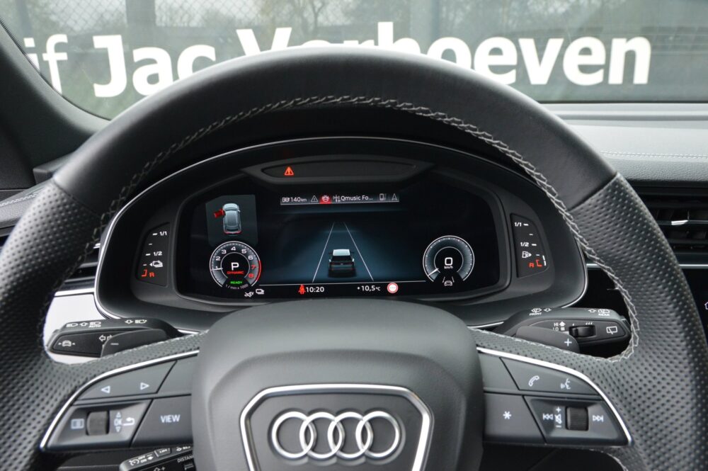Audi Q8 55 TFSI E
