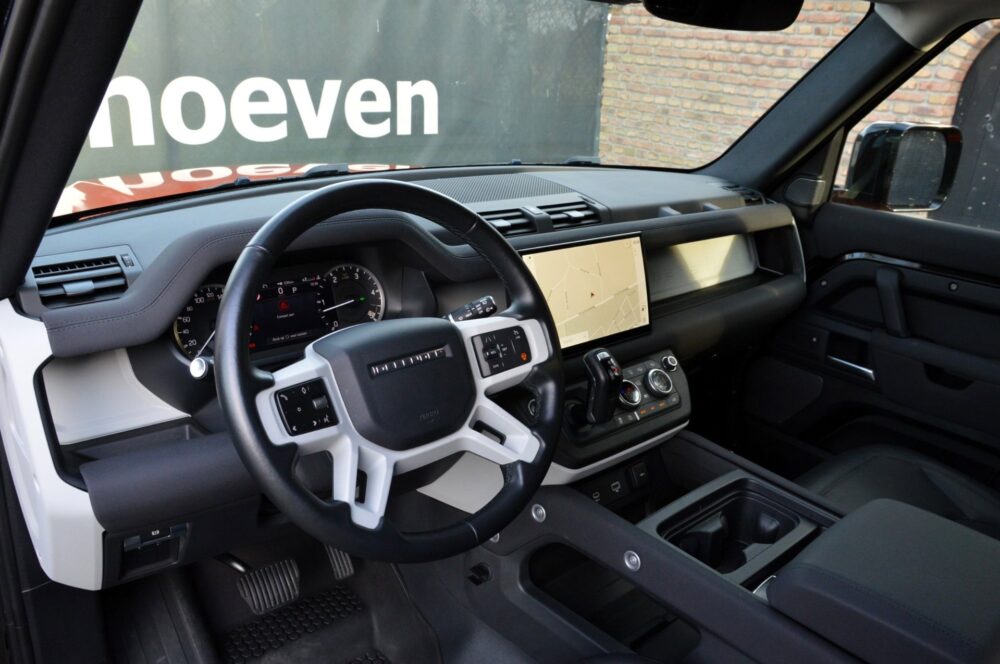 Land Rover Defender 3.0 D300