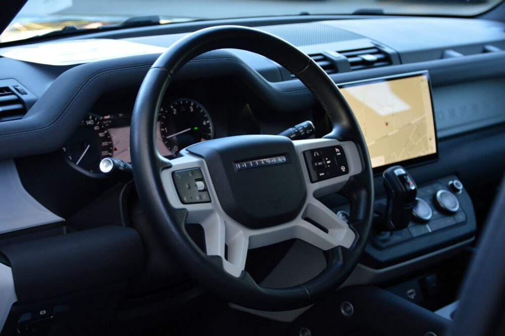 Land Rover Defender 3.0 D300