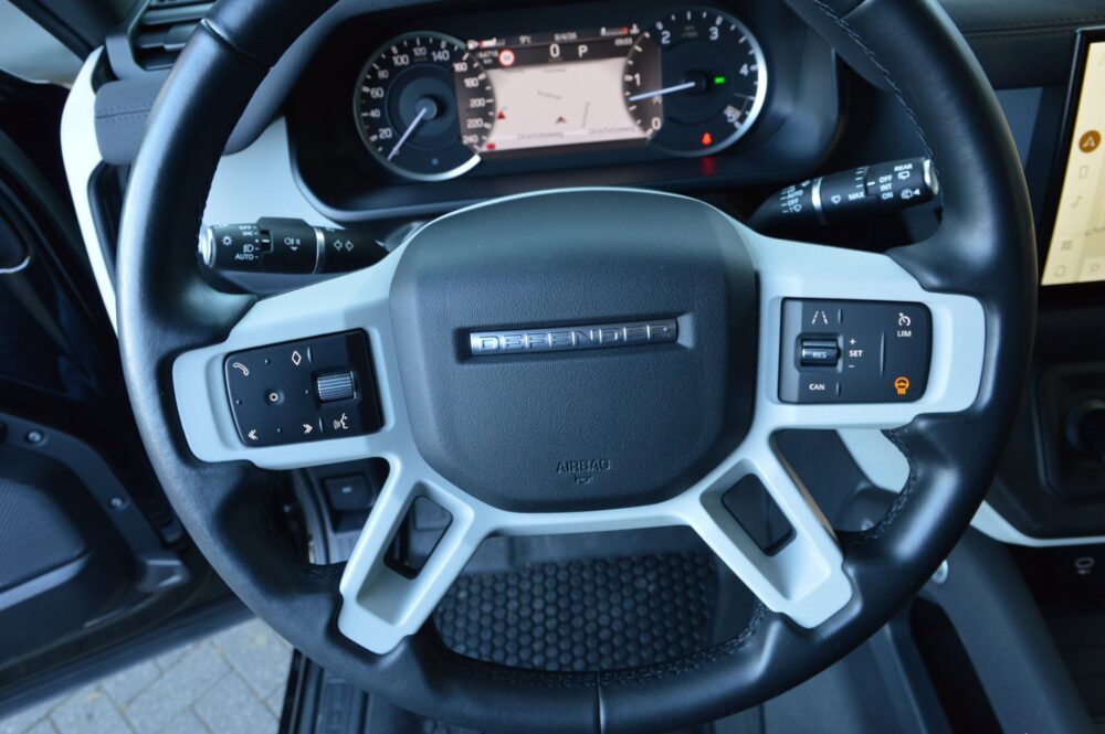 Land Rover Defender 3.0 D300