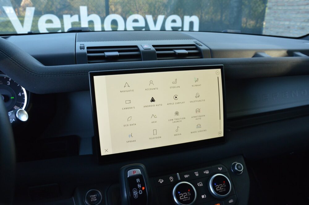 Land Rover Defender 3.0 D300