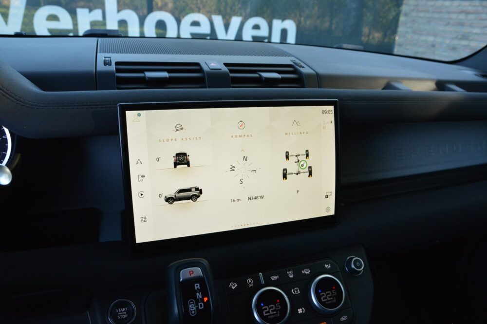 Land Rover Defender 3.0 D300