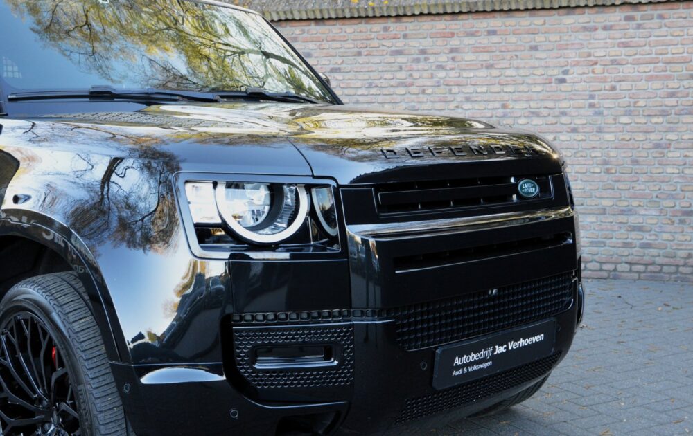 Land Rover Defender 3.0 D300