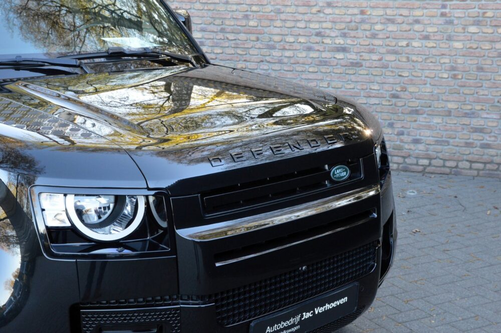 Land Rover Defender 3.0 D300