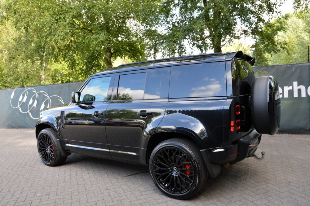 Land Rover Defender 3.0 D300 110