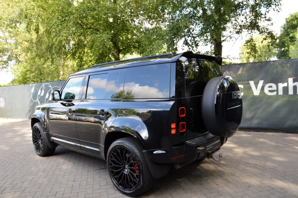 Land Rover Defender 3.0 D300 110