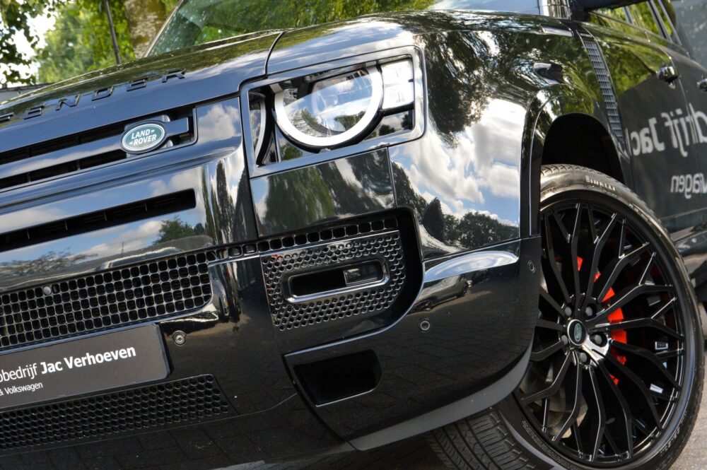 Land Rover Defender 3.0 D300 110