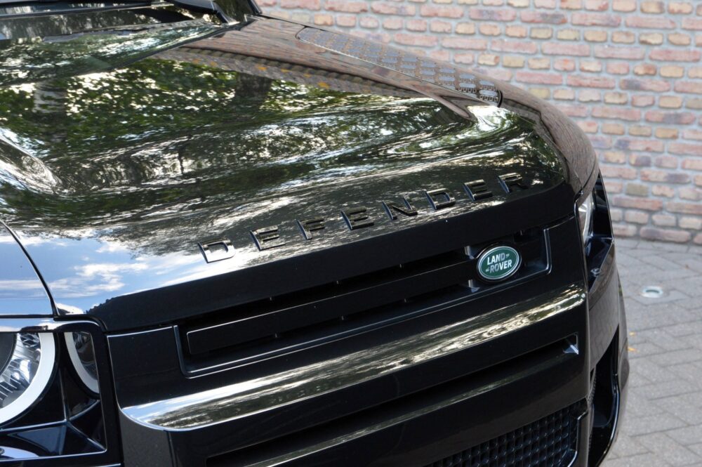 Land Rover Defender 3.0 D300 110