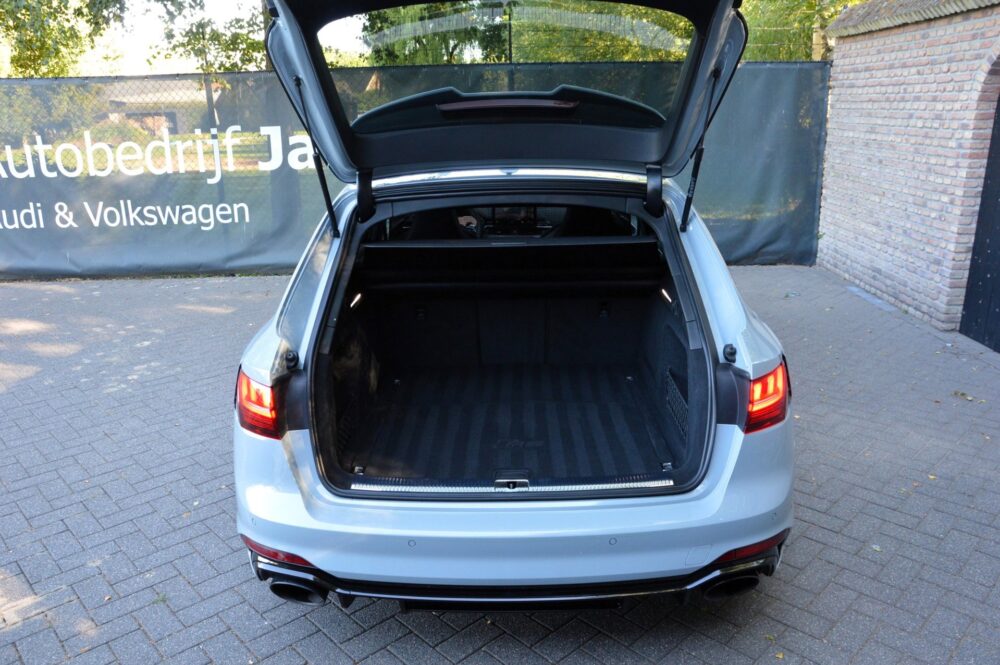 Audi RS4 Avant 2.9 TFSI