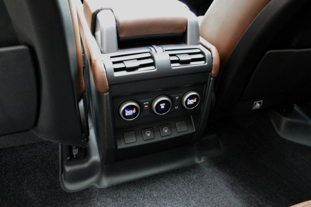 Land Rover Defender 110 P400e