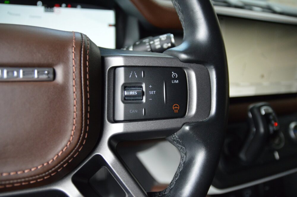 Land Rover Defender 110 P400e