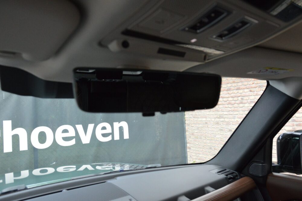 Land Rover Defender 110 P400e