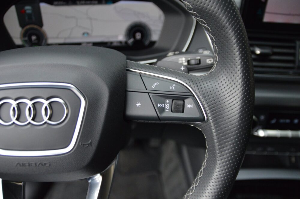 57084893-audi-q5-50-tfsi-e-2023