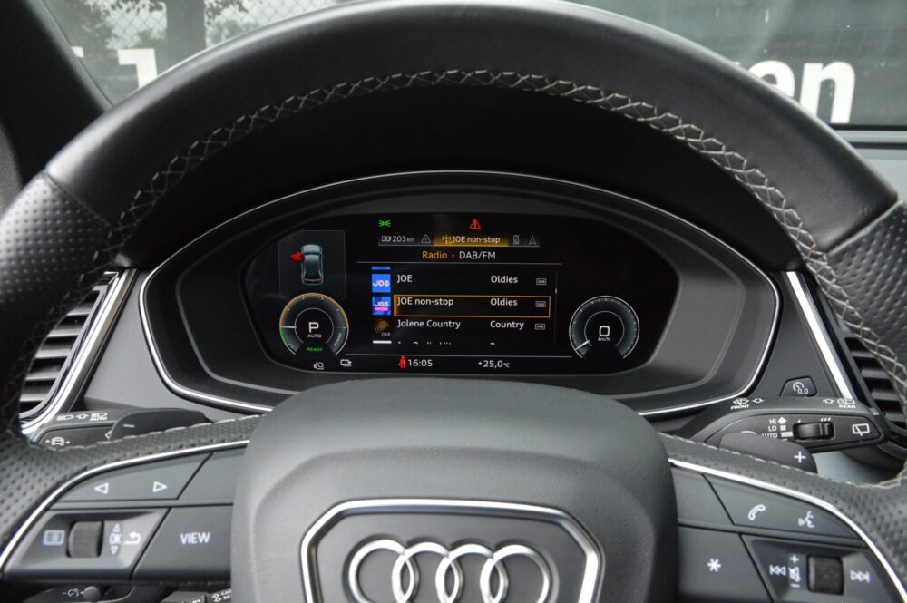 57084893-audi-q5-50-tfsi-e-2023