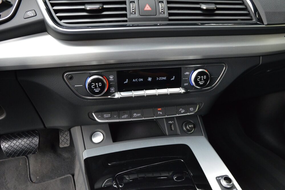 57084893-audi-q5-50-tfsi-e-2023
