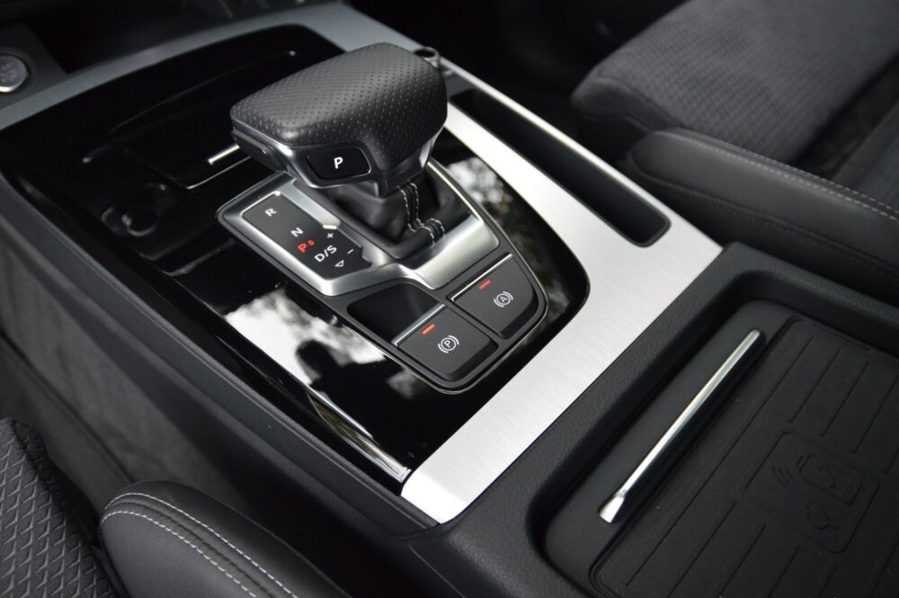 57084893-audi-q5-50-tfsi-e-2023