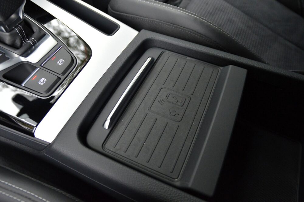 57084893-audi-q5-50-tfsi-e-2023