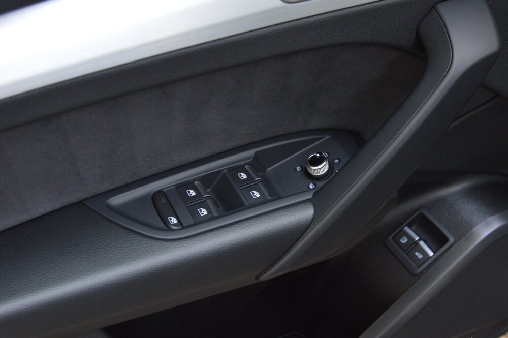 57092637-audi-q5-sportback-50-tfsi-e-2024