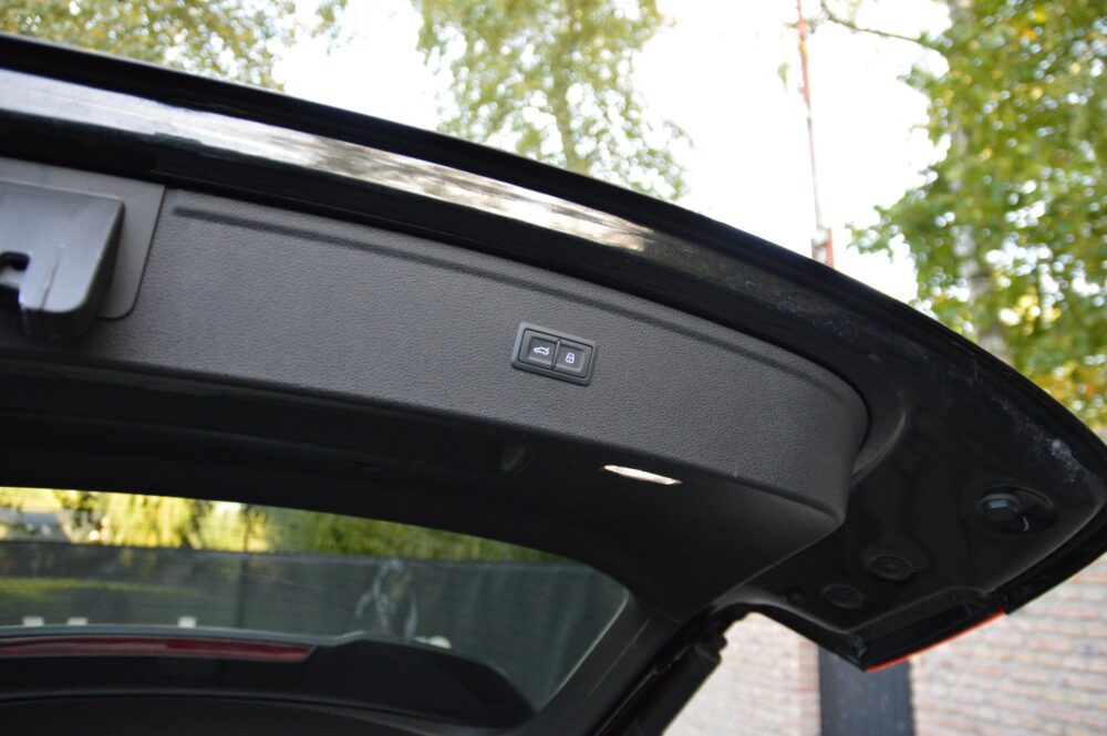 57446942-audi-q5-50-tfsi-e-2023