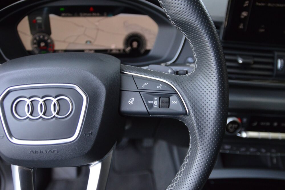 57446942-audi-q5-50-tfsi-e-2023