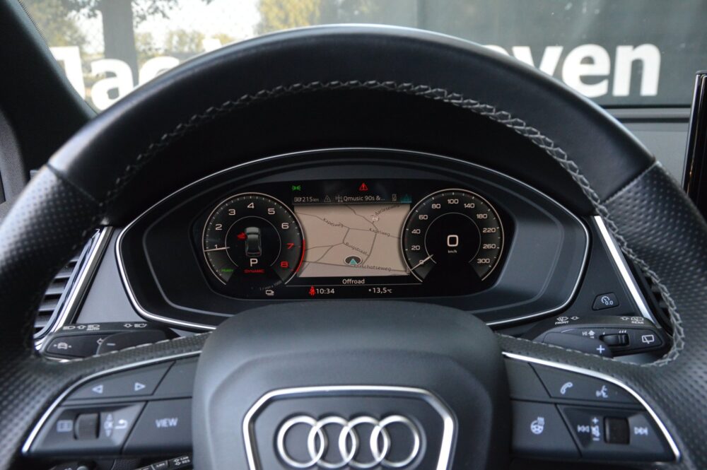 57446942-audi-q5-50-tfsi-e-2023