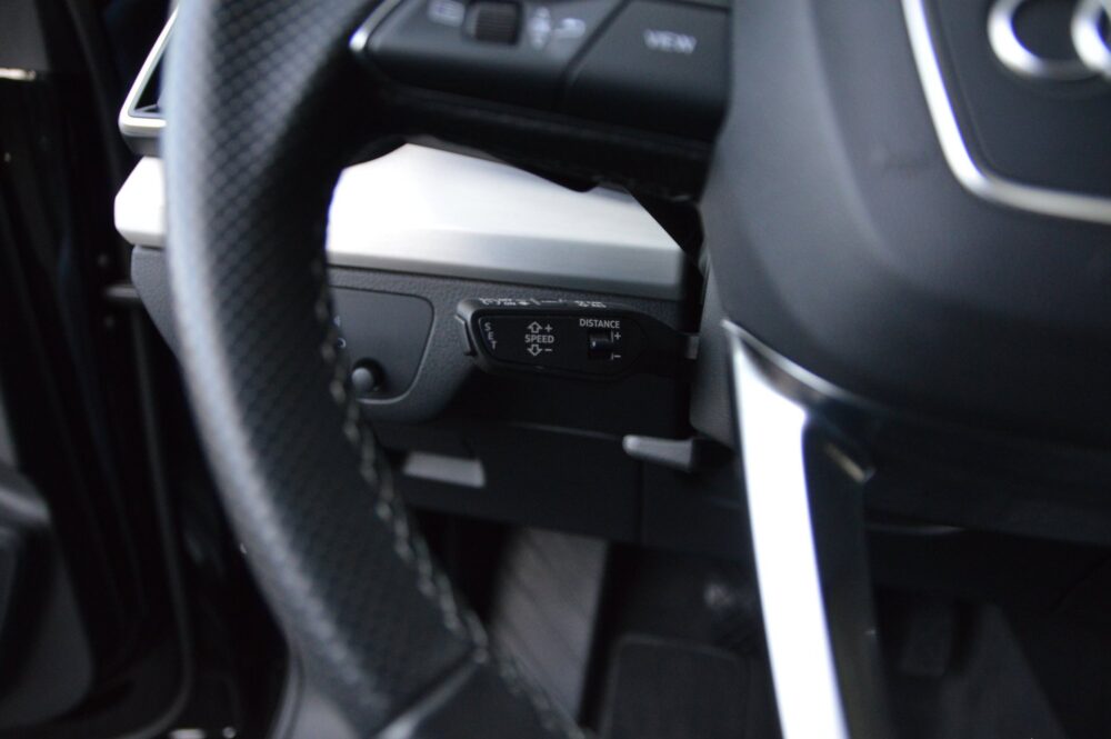57446942-audi-q5-50-tfsi-e-2023