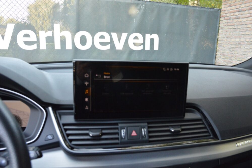 57446942-audi-q5-50-tfsi-e-2023