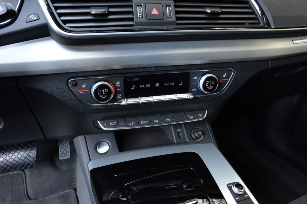 57446942-audi-q5-50-tfsi-e-2023