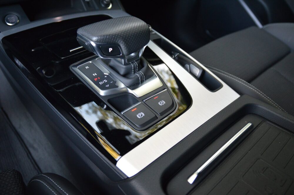 57446942-audi-q5-50-tfsi-e-2023